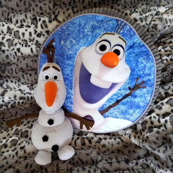 Olaf toy and tow pillows from the cartoon Snowflakes - Picture 2 of 2